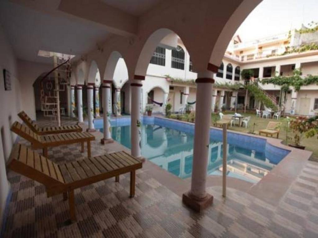Hotel Om Pushkar Eksteriør billede